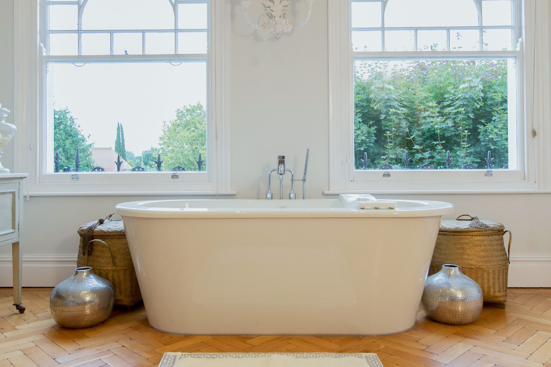 Ultimate Soaking Tubs Buying Guide Meaning, Types & Installation