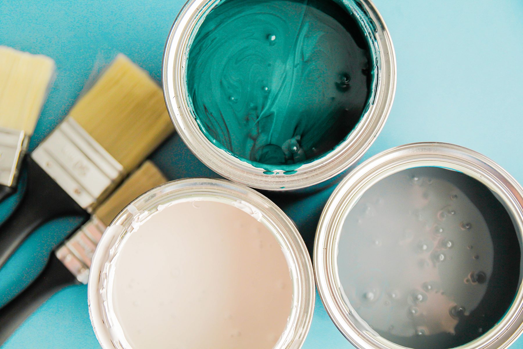 Choosing the Right Paint For Your Garage Door