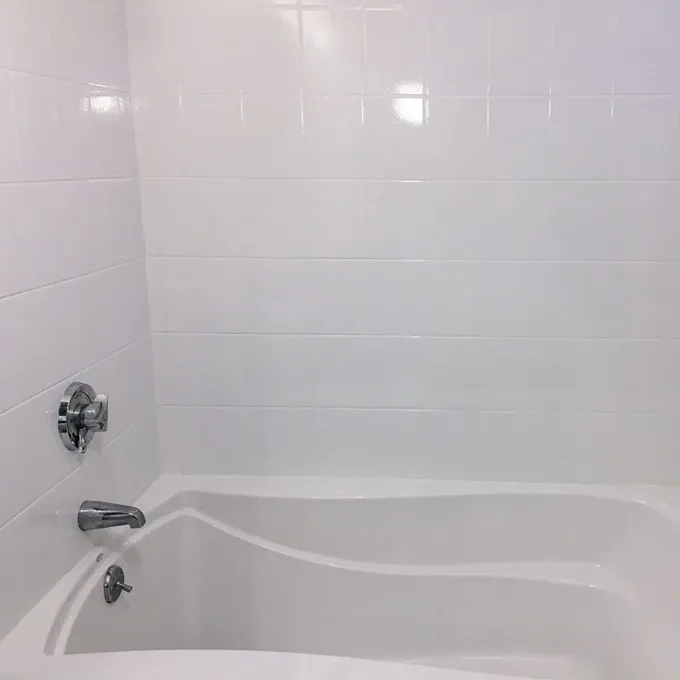 Refinish Your Bathroom Tile Or Bathtub With A Kit After 2 Ft 1