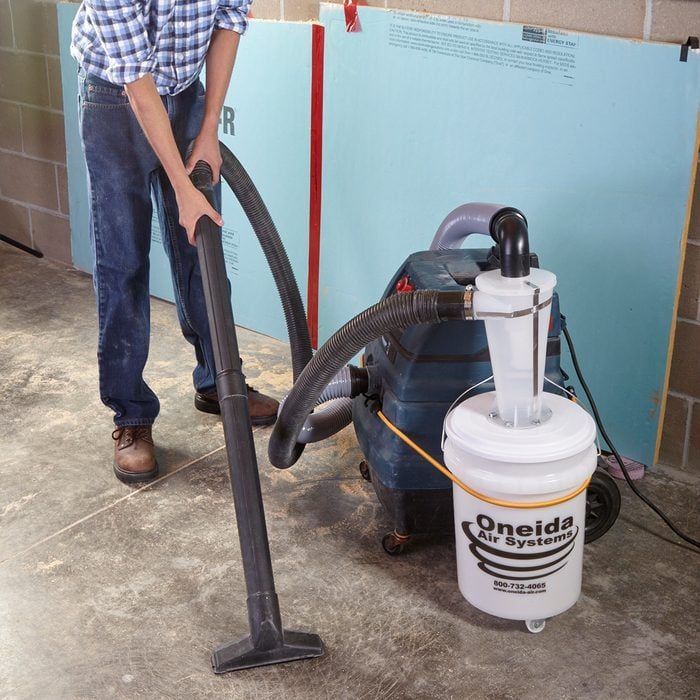 Dust deputy dust catcher attached to a shop vac | Construction Pro Tips