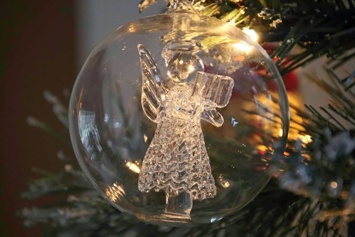 5 Christmas Decoration Ideas From The 1970s Gettyimages 1181943475