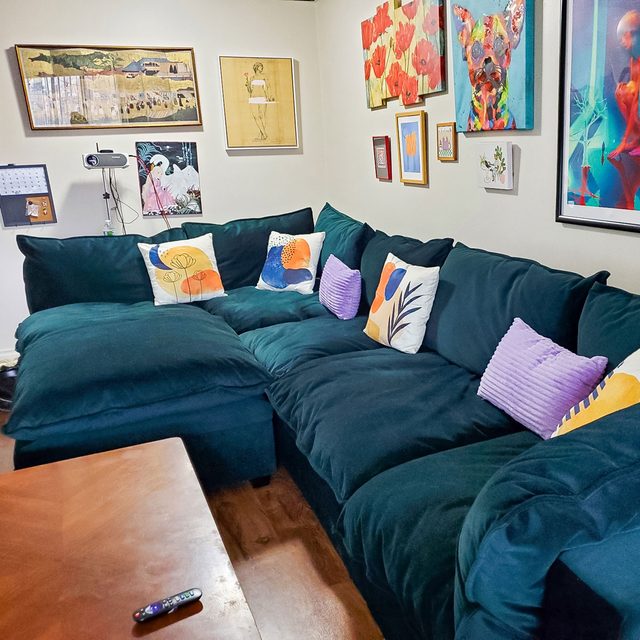 Albany Park&nbsp;kova Pit&nbsp;sectional With Storage Ottoman