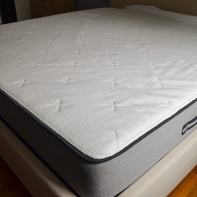 Fhma24 Bear Pro Hybrid Mattress Emily Way 01 Ssedit