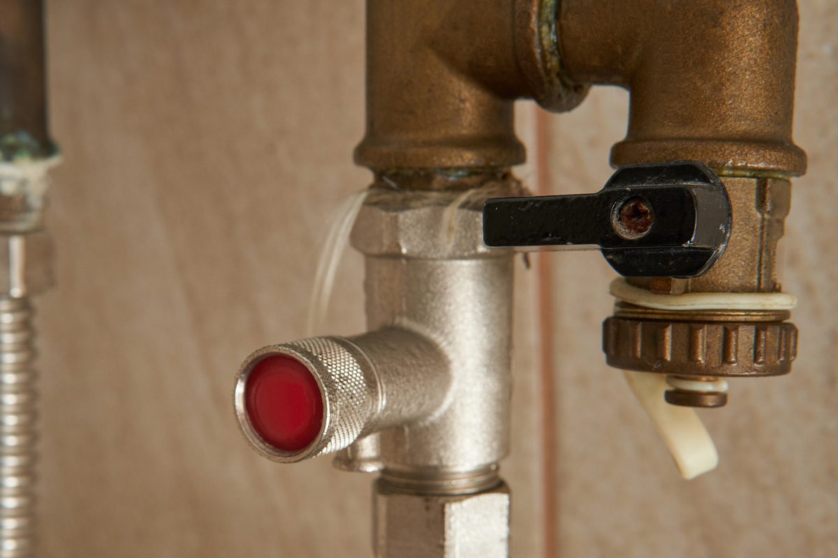 Why Did My Sink Suddenly Stop Working Gettyimages 2177318106