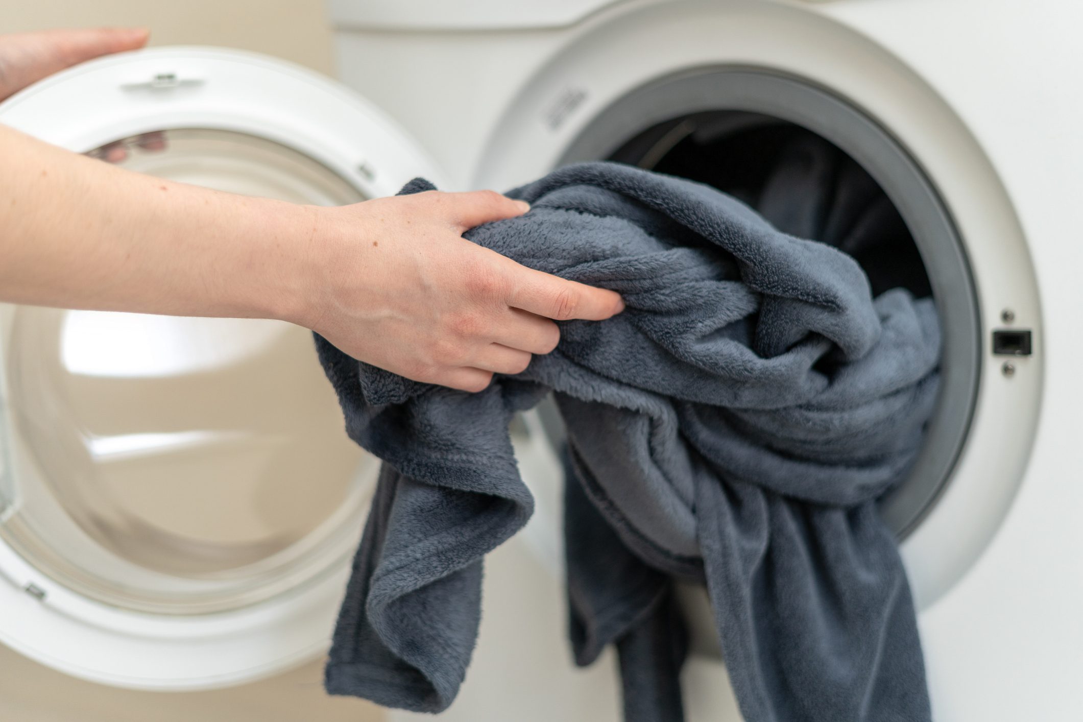 Cropped photo of blanket process to heat in dryer