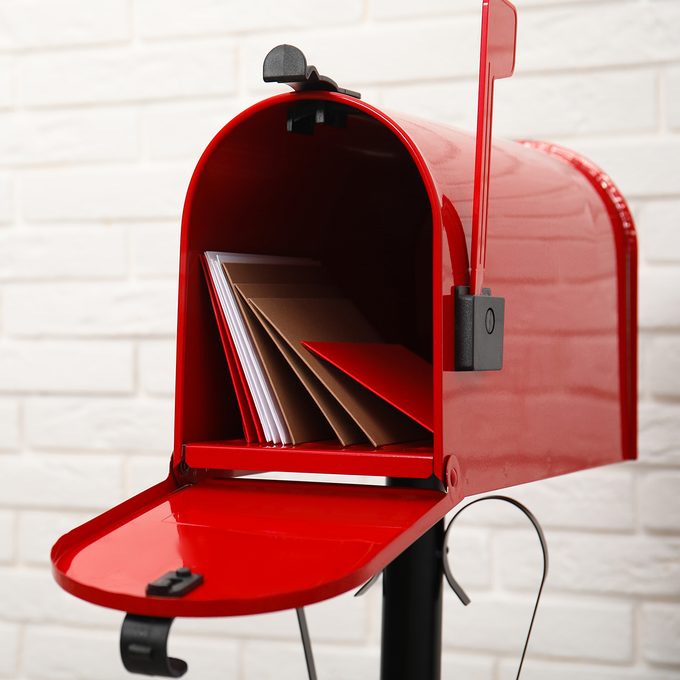 Will A Dryer Sheet In A Mailbox Deter Bees Gettyimages 1477282383