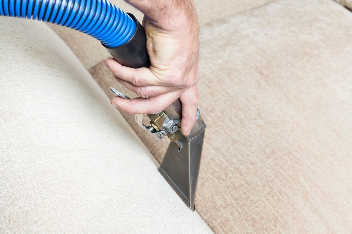 steam cleaning sofa