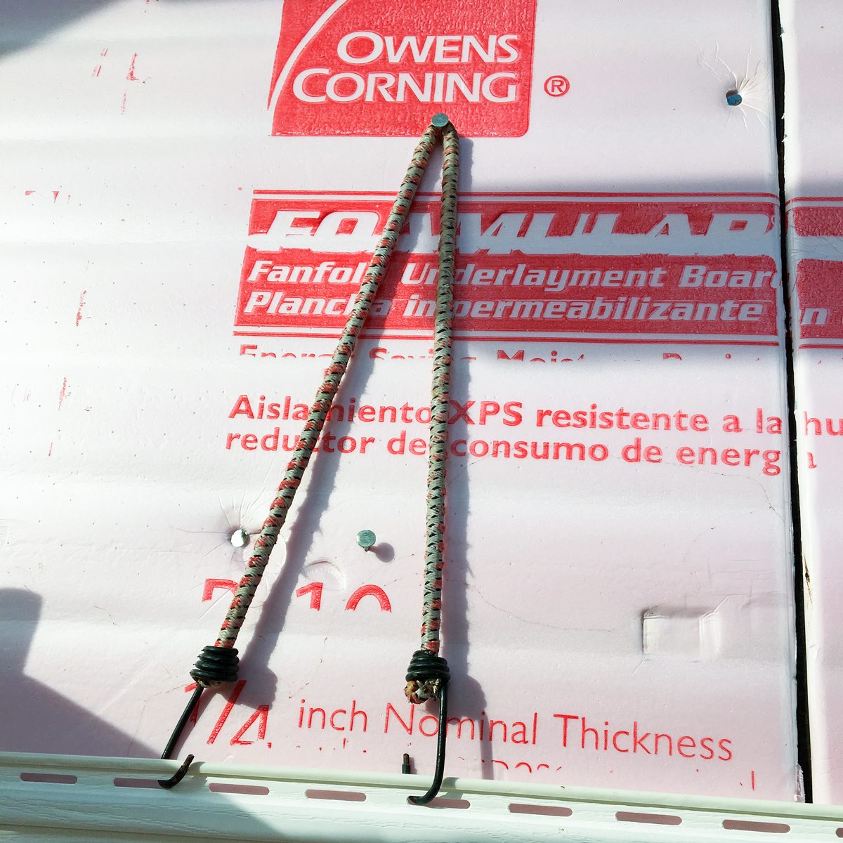 20 Bungee Cord Hacks You'll Wish You Knew Sooner